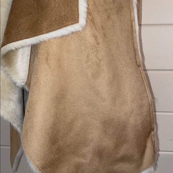 Velvet by Graham & Spencer Reversible Faux Fur Vest Size Small Rare & Sold Out - Picture 10 of 13